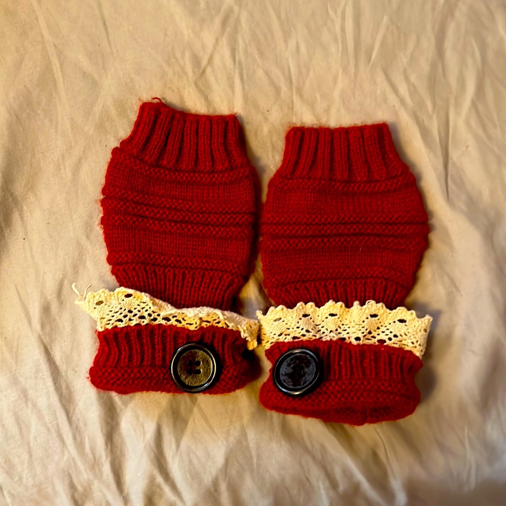 Maroon vintage gloves